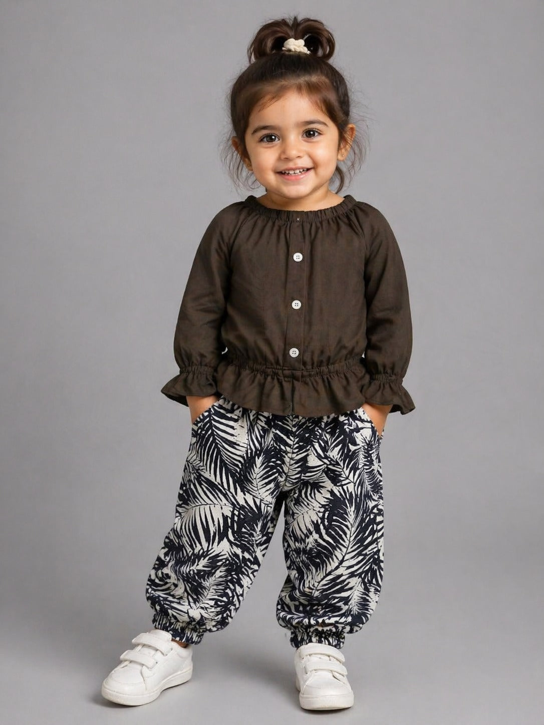 Toddler Girls Ruffle Top & Printed Pants Set – Stylish Casual Outfit