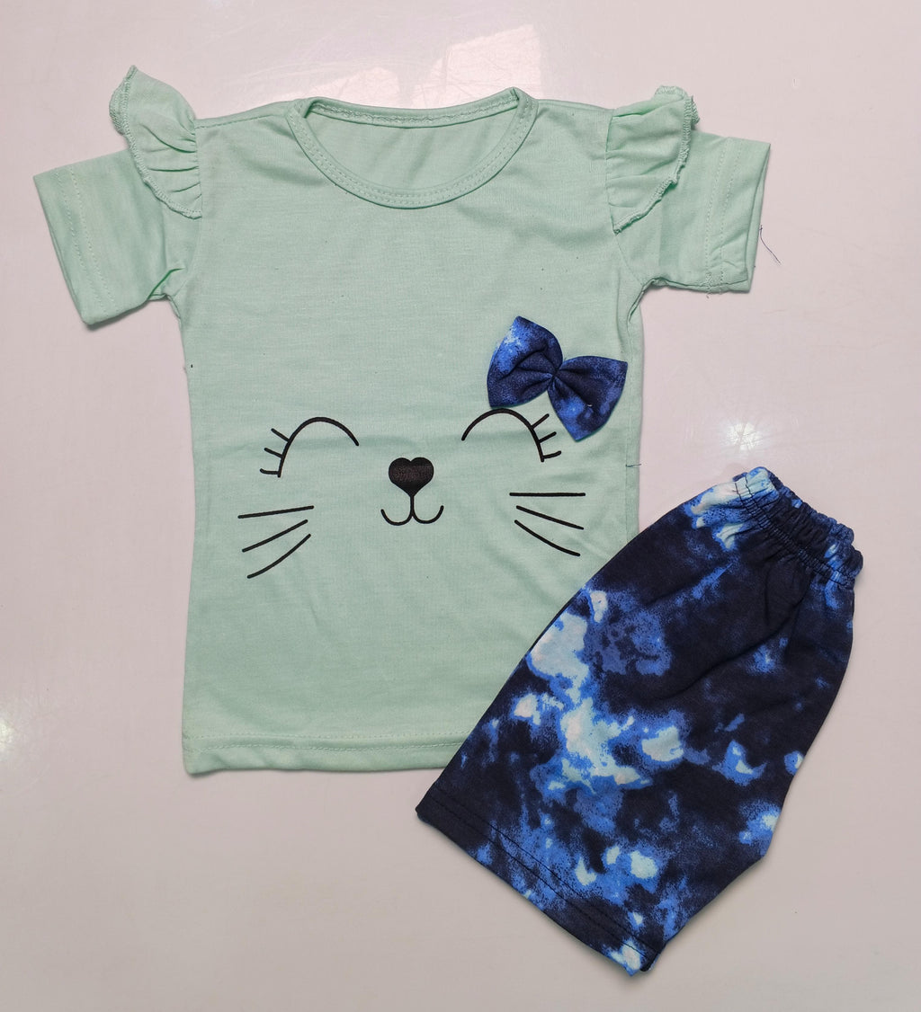 Cute Kitty Bow Girls 2-Piece Summer Set – Mint Green Top & Blue Tie-Dye Shorts